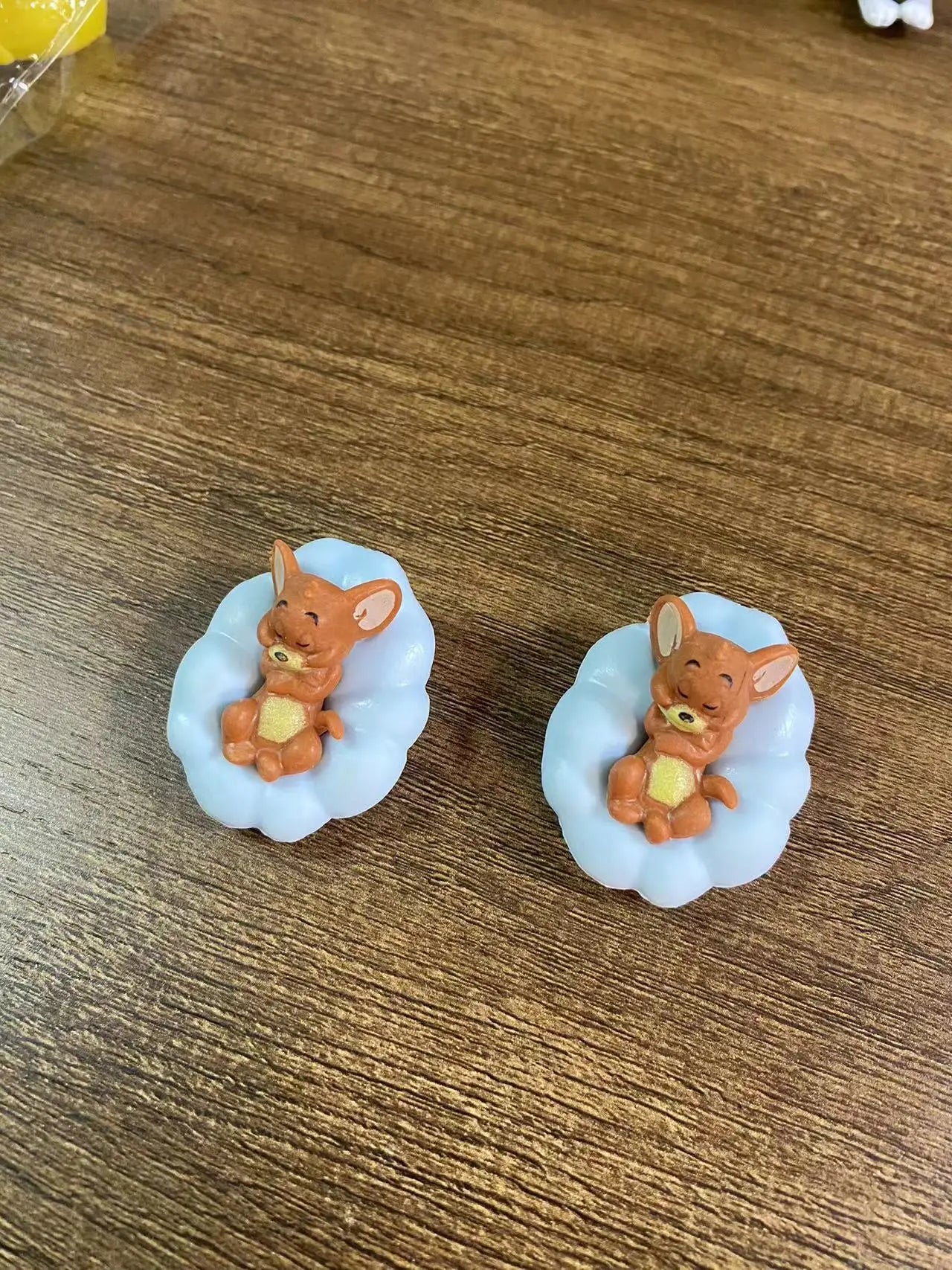 WhiskerChase Cat & Mouse Cartoon Figurines – Desk & Car Ornament