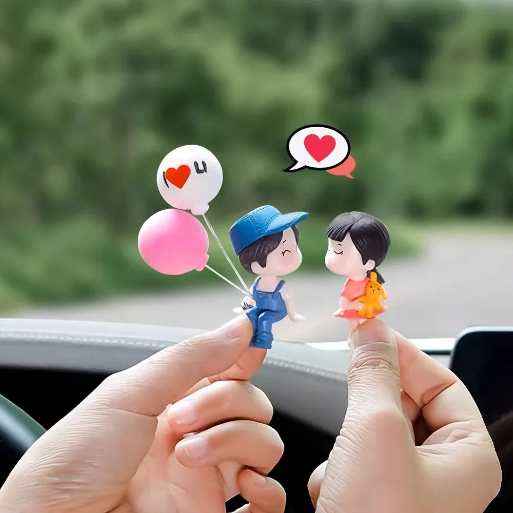 SweetRide Couple Figurine – Cute Car Dashboard Decoration