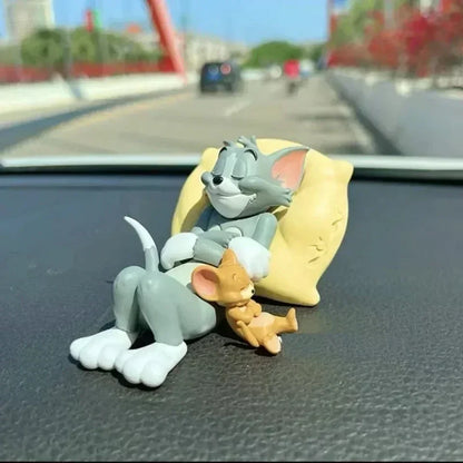 WhiskerChase Cat & Mouse Cartoon Figurines – Desk & Car Ornament