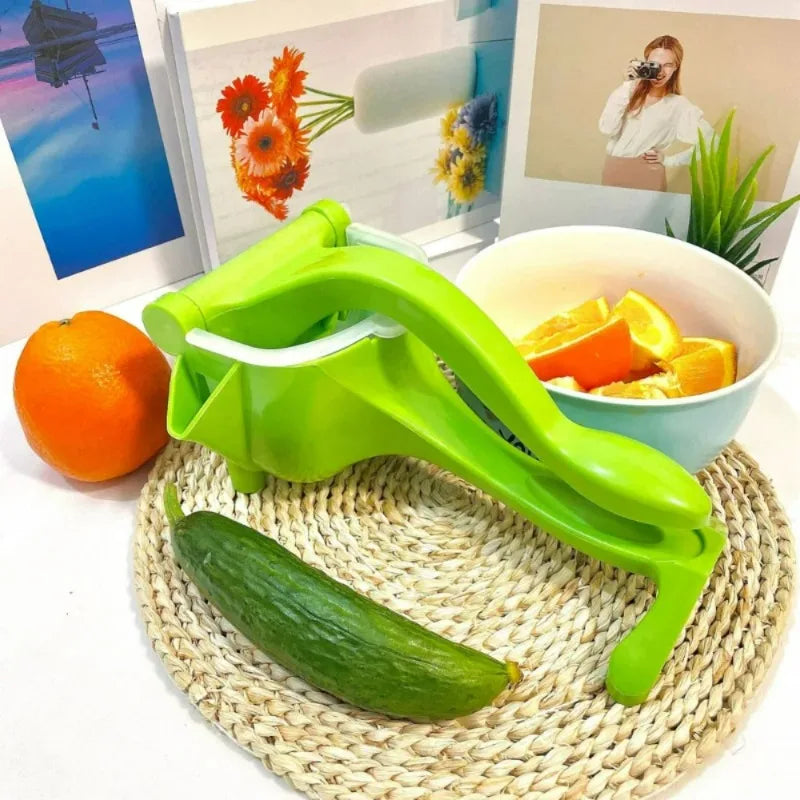 CitrusPress Pro – Handheld Manual Juicer