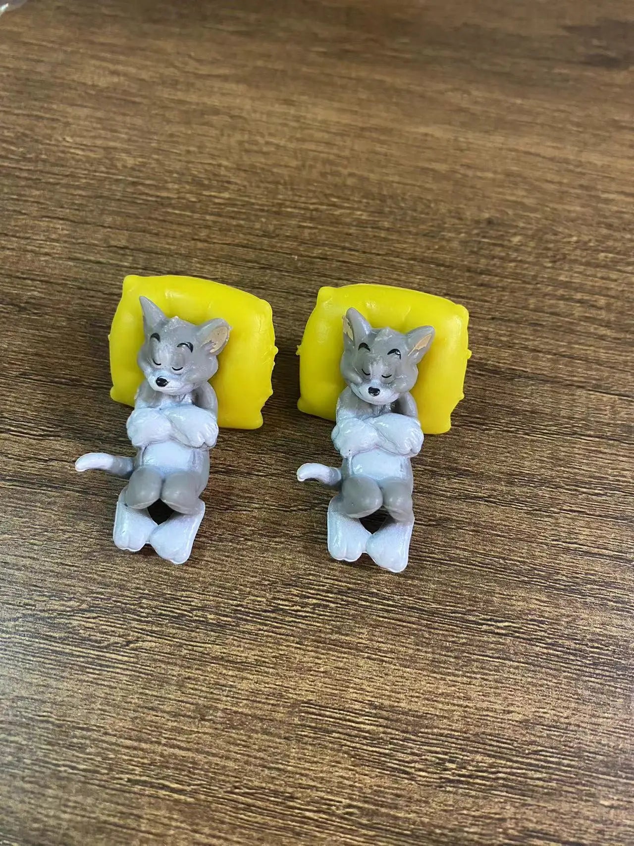 WhiskerChase Cat & Mouse Cartoon Figurines – Desk & Car Ornament