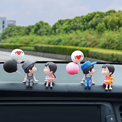 SweetRide Couple Figurine – Cute Car Dashboard Decoration