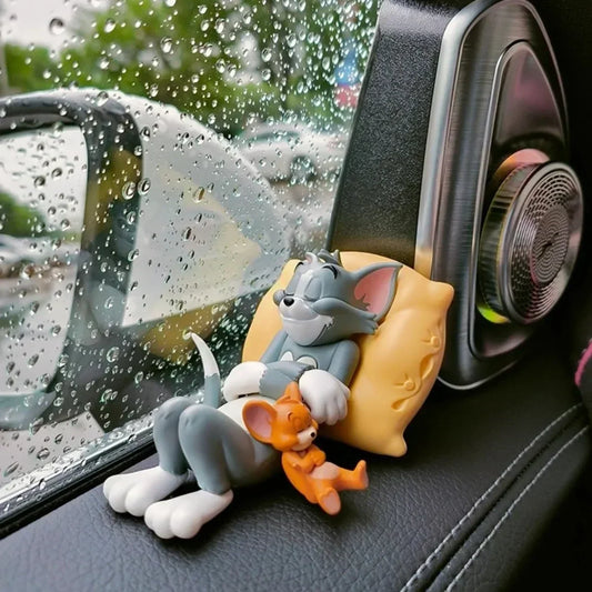 WhiskerChase Cat & Mouse Cartoon Figurines – Desk & Car Ornament