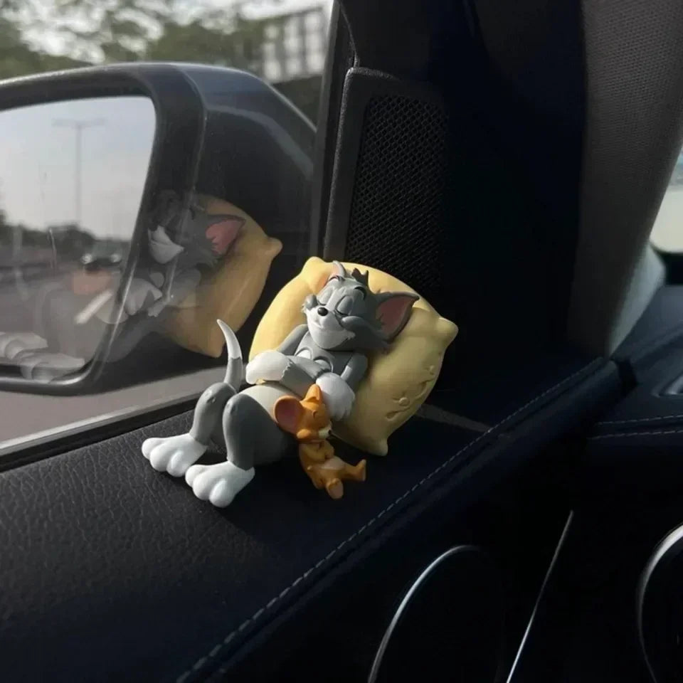 WhiskerChase Cat & Mouse Cartoon Figurines – Desk & Car Ornament