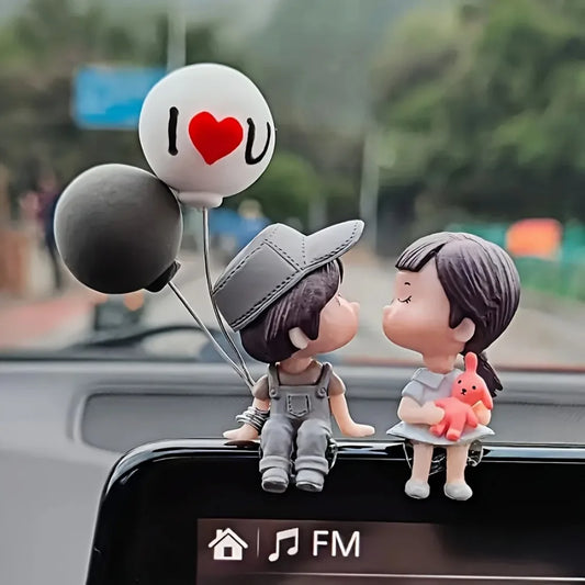 SweetRide Couple Figurine – Cute Car Dashboard Decoration